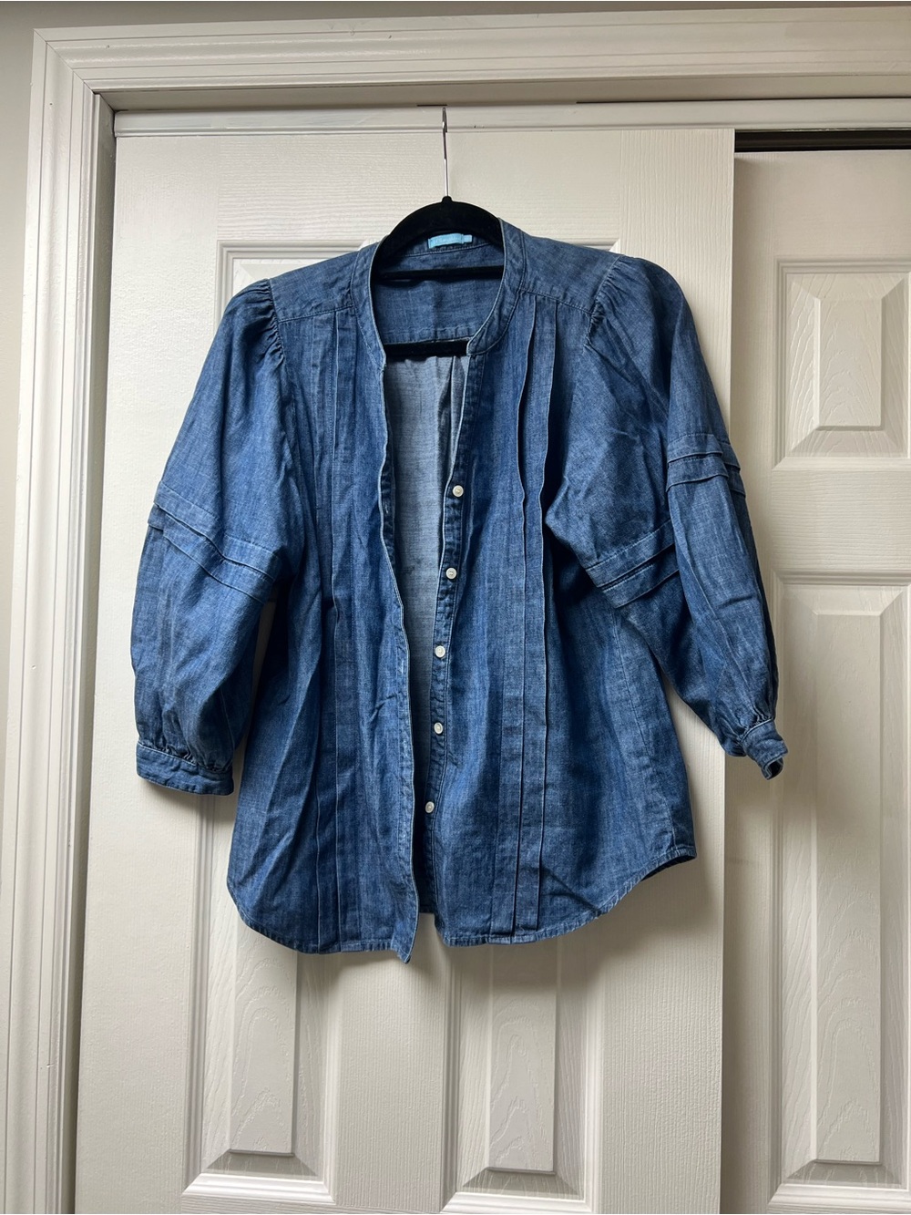 J. McLaughlin Denim-Blue Button-Down Shirt